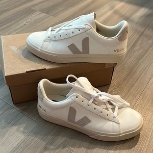 Veja women’s Campo Sneakers extra white/natural suede